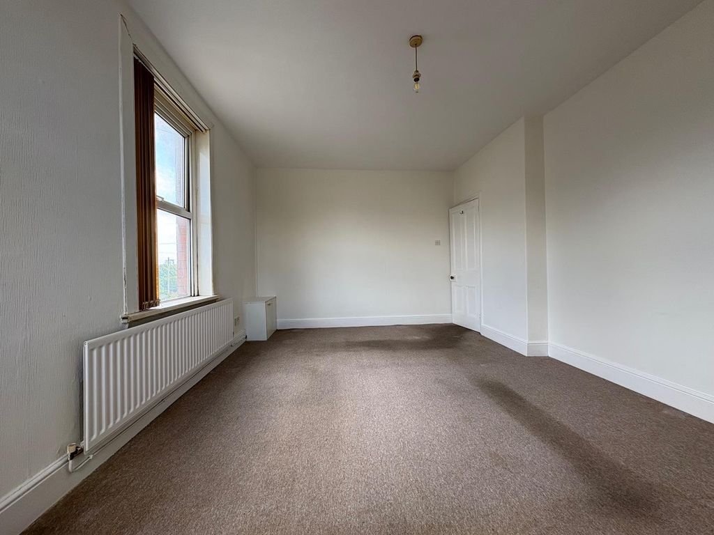 2 bed flat to rentAndrew Road, Penarth CF64 photo 4