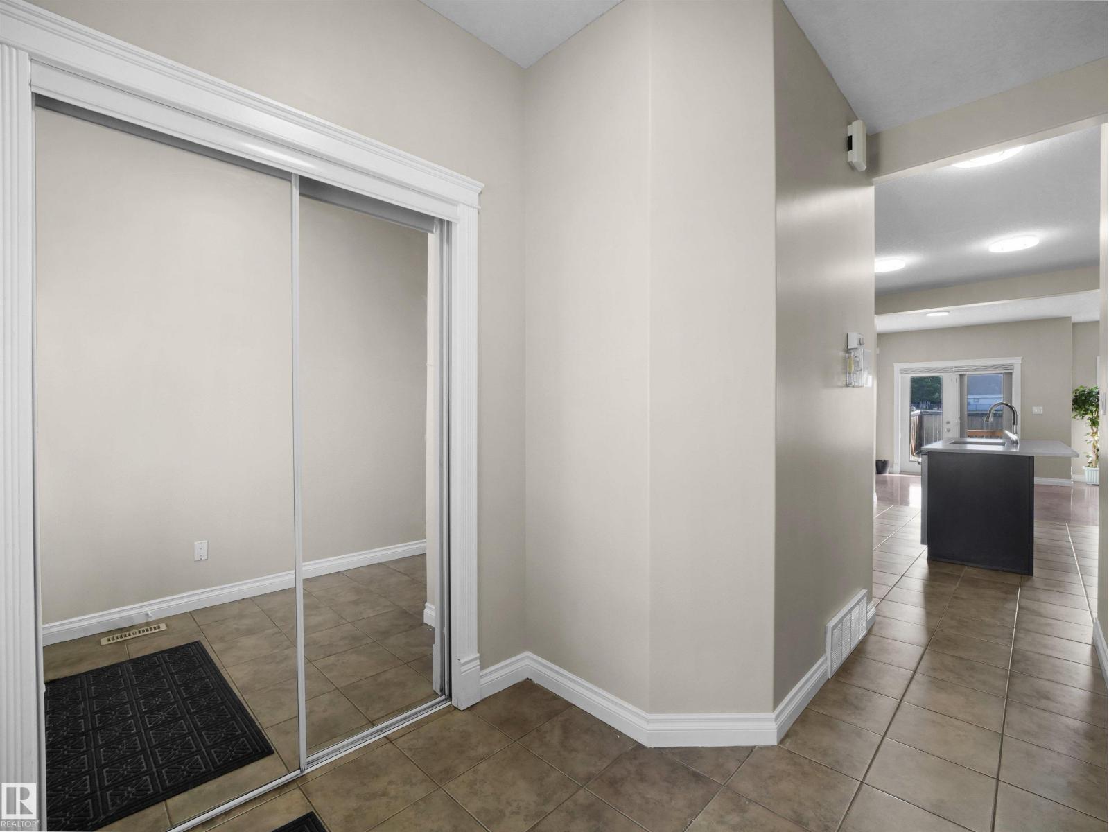 Additional image 3 of 2511 29 Street NW, Edmonton, AB, T6T0G8