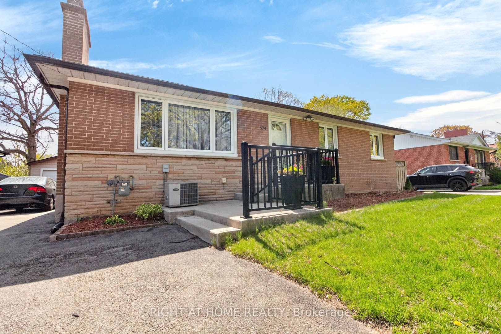 874 Francis Road, Burlington, ON, L7T 3Y2