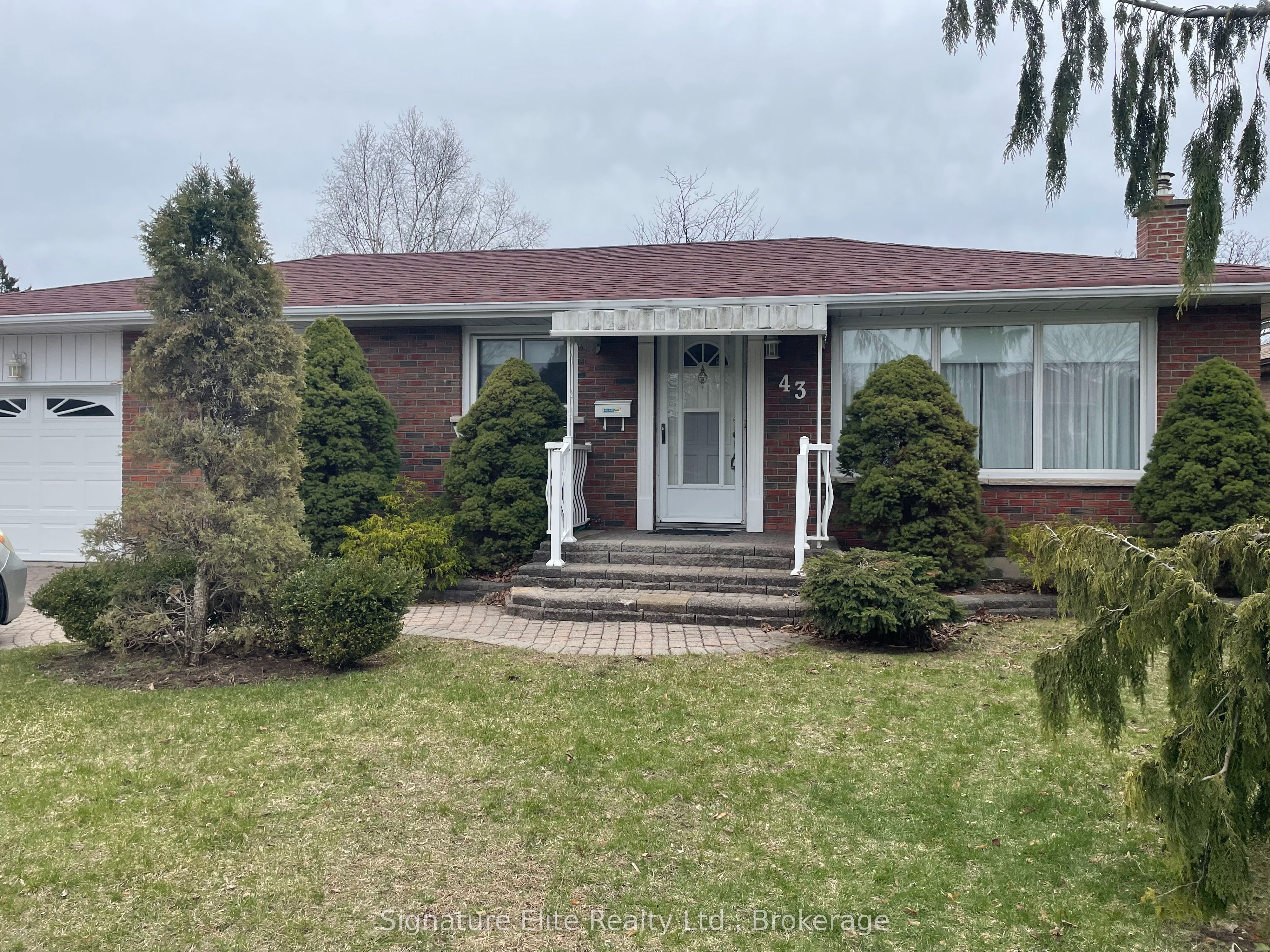Lower-43 Seneca Avenue, Oshawa, ON, L1G 3V3