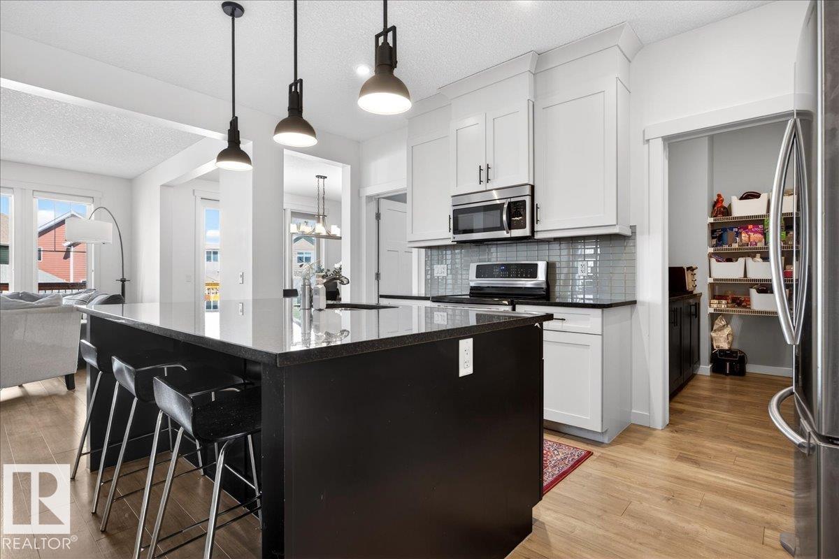 Additional image 5 of 8048 18 Avenue SW, Edmonton, AB, T6X0Z8