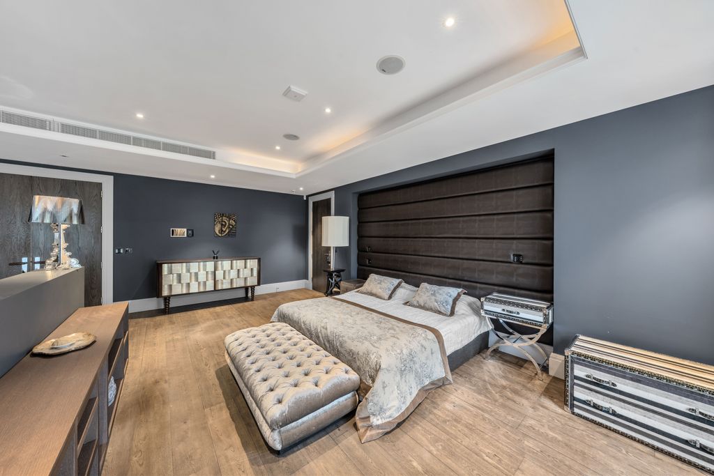 Additional image 12 of 6 bed property to rentSt. Georges Hill, Weybridge, Surrey KT13