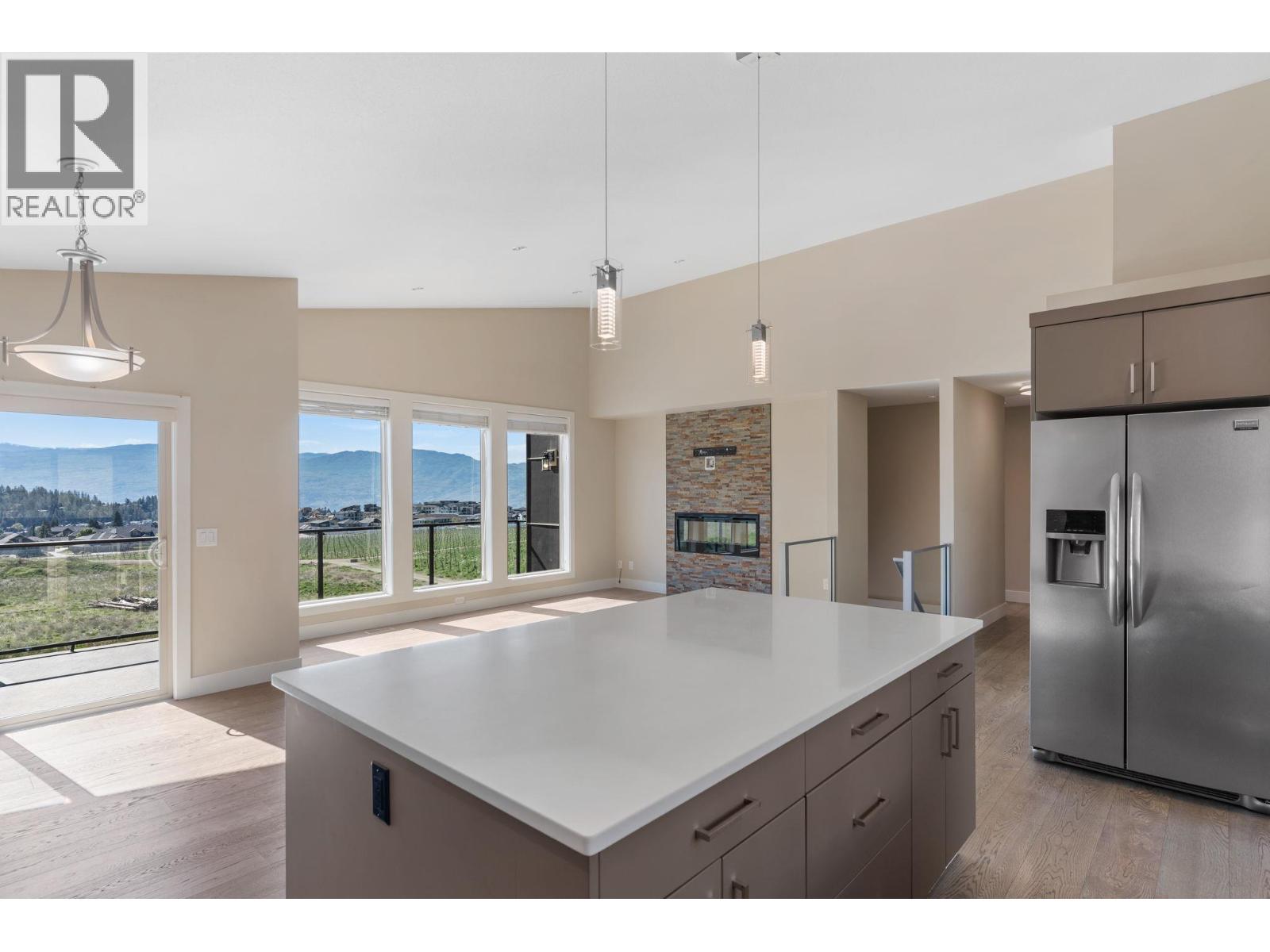 Additional image 3 of 2604 Paramount Drive, West Kelowna, BC, V4T3M6