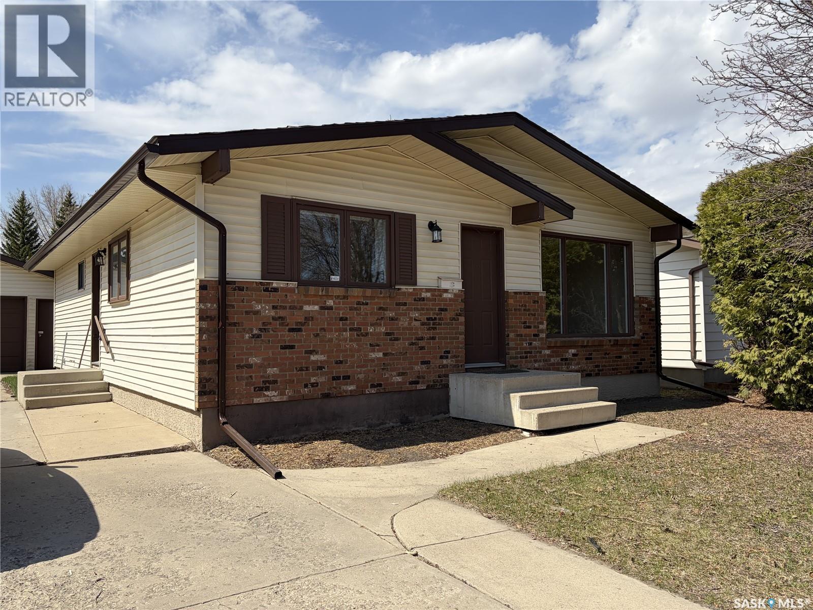 111 Stechishin CRESCENT