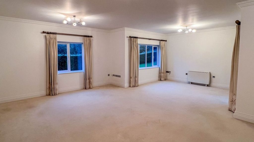 Additional image 4 of 2 bed flat to rentApt. 7 The Pavilions, Fairway Drive, Ramsey IM8