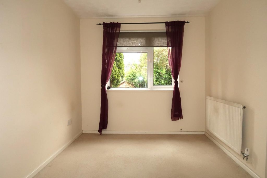 Additional image 4 of 4 bed property to rentSpencer Drive, Llandough, Penarth CF64
