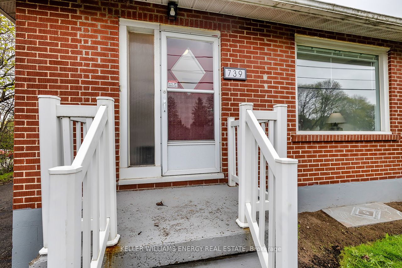 Additional image 3 of 739 King Street W, Oshawa, ON, L1J 2L2