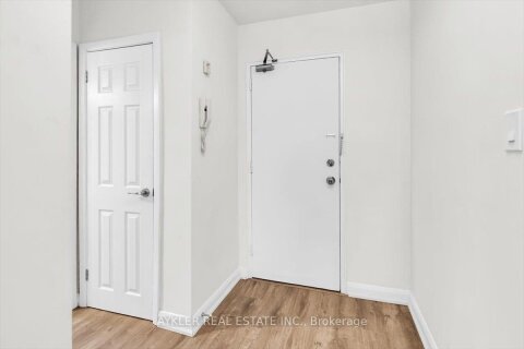Additional image 8 of 3-26 Twenty Second Street, Toronto, ON, M8V 3M1