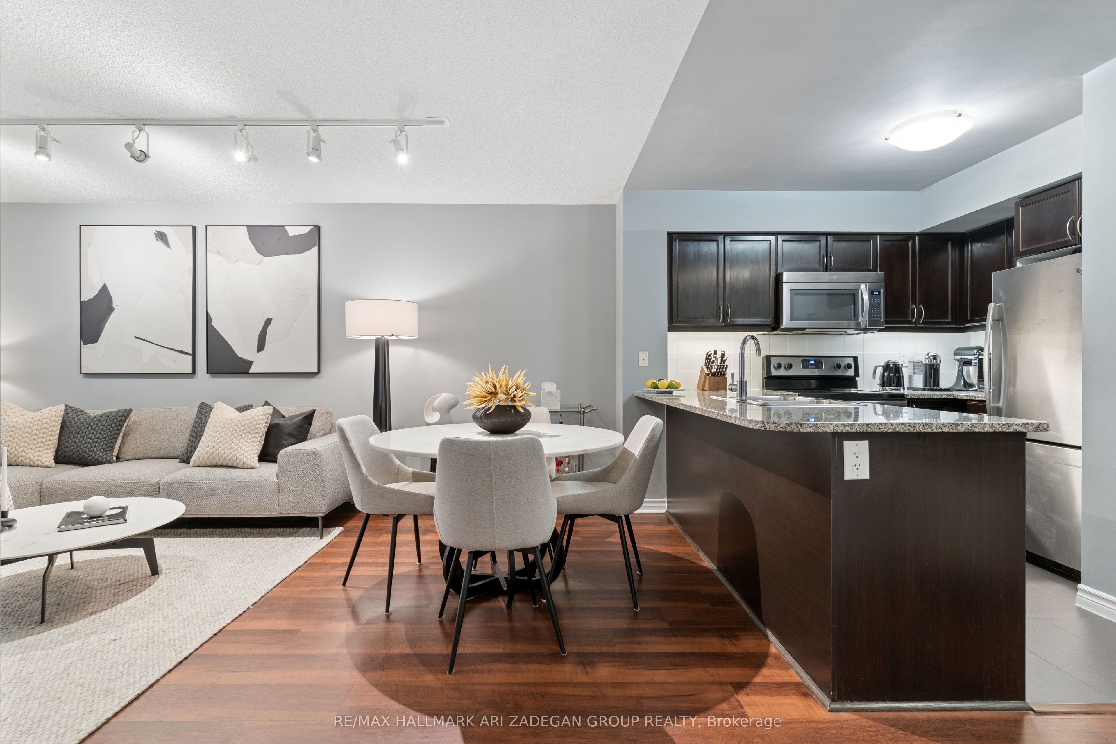 3108-19 Grand Trunk Crescent, Toronto, ON, M5J 3A3