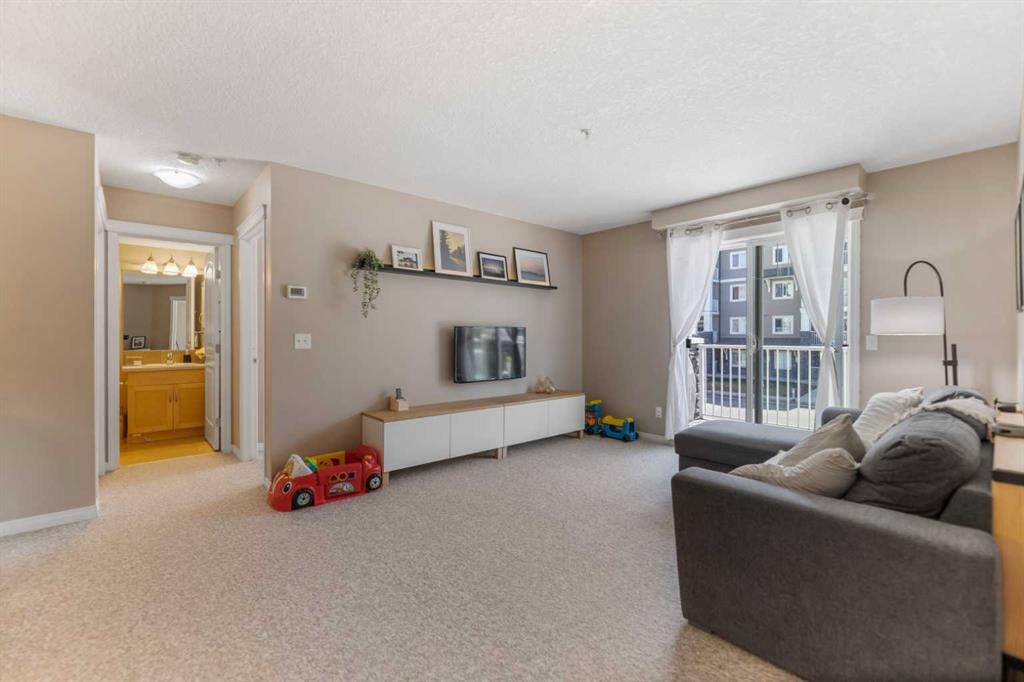 Additional image 6 of 2218-115 Prestwick Villas SE, Calgary, AB, T2Z 0M9