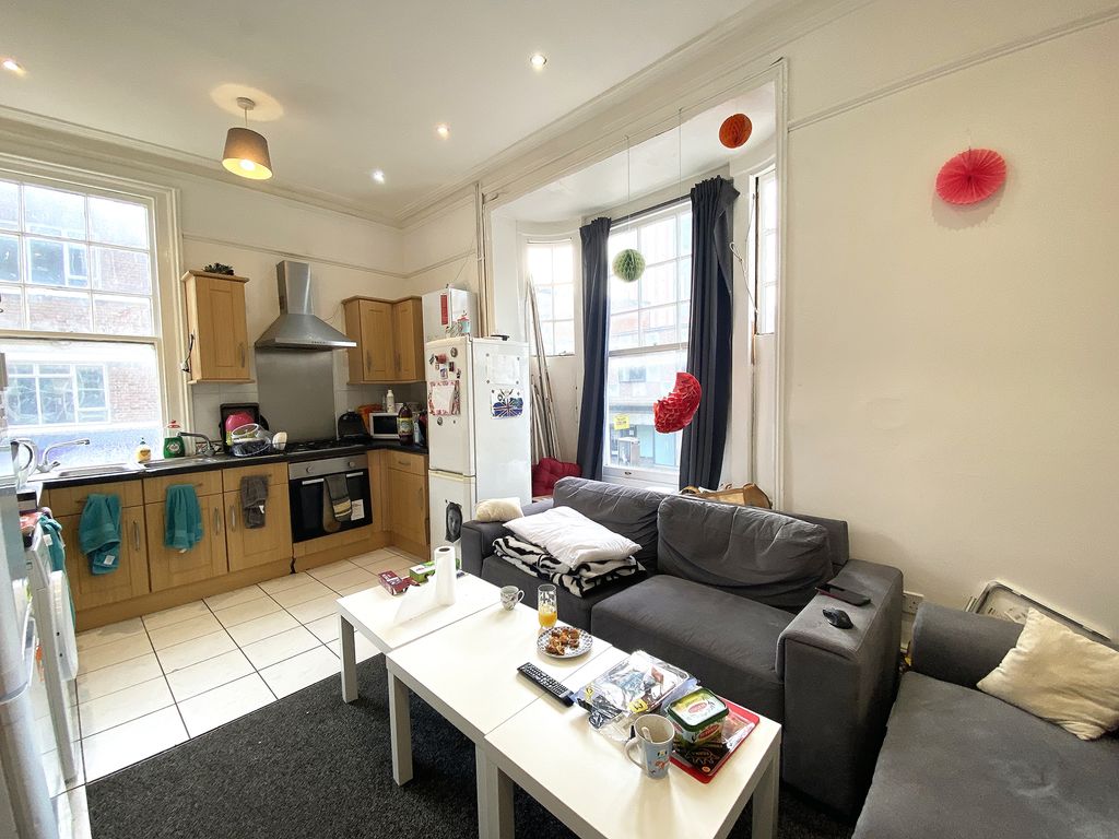 6 bed flat to rentEdinburgh Road, Portsmouth PO1