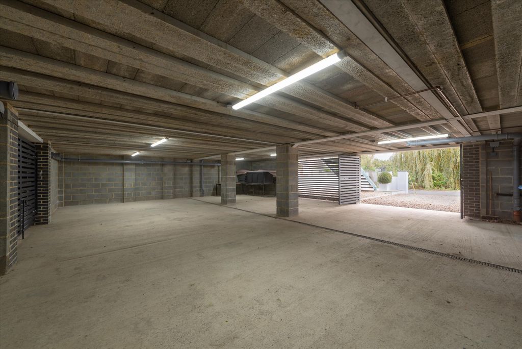 Additional image 23 of 4 bed detached house to rentHam Island, Old Windsor, Windsor, Berkshire SL4