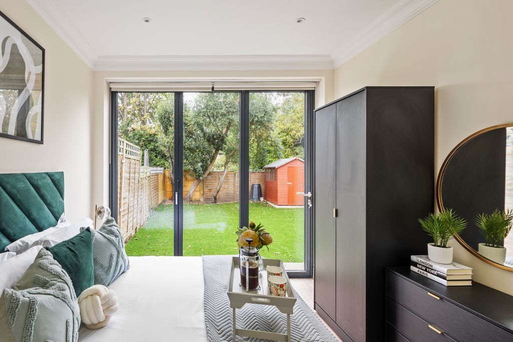 Additional image 16 of 2 bed flat to rentBurlington Avenue, Kew TW9