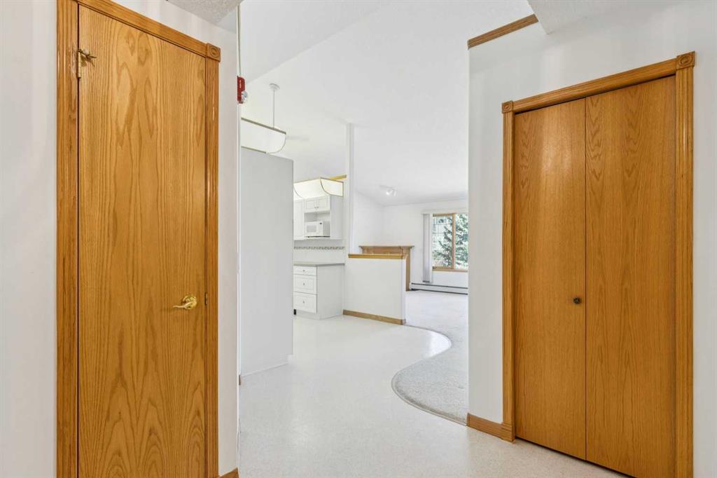 Additional image 3 of 321-6868 Sierra Morena Boulevard SW, Calgary, AB, T3H 3R6