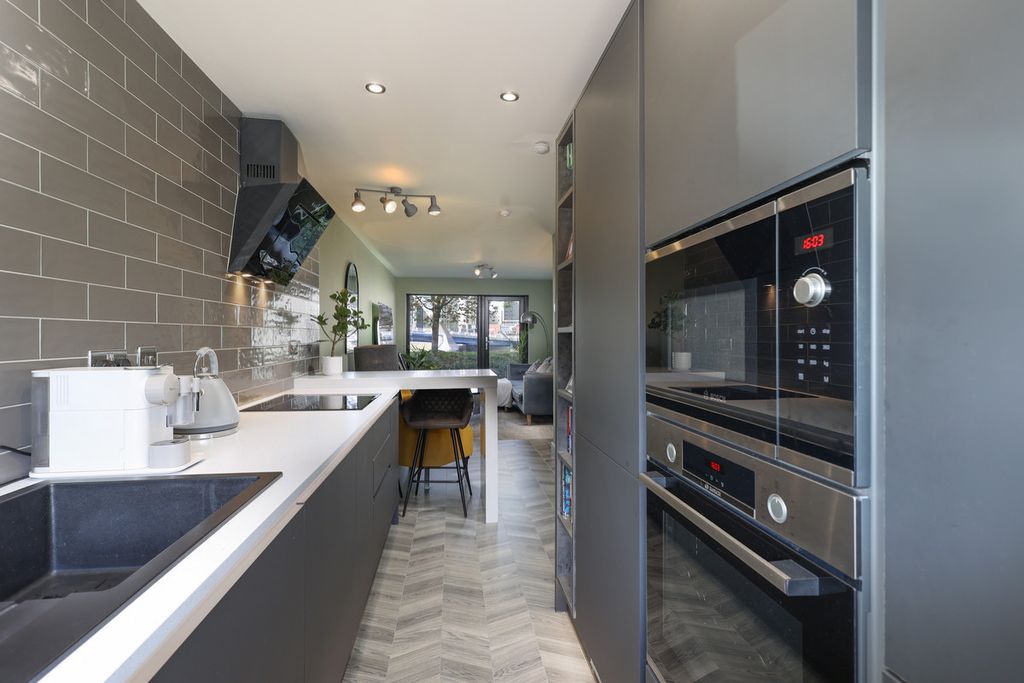 Additional image 2 of 2 bed flat for saleMavisbank Gardens, Glasgow G51