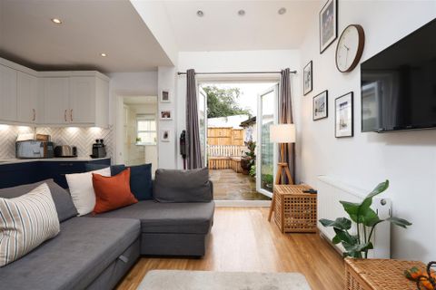 Uphill Road, Bristol BS7