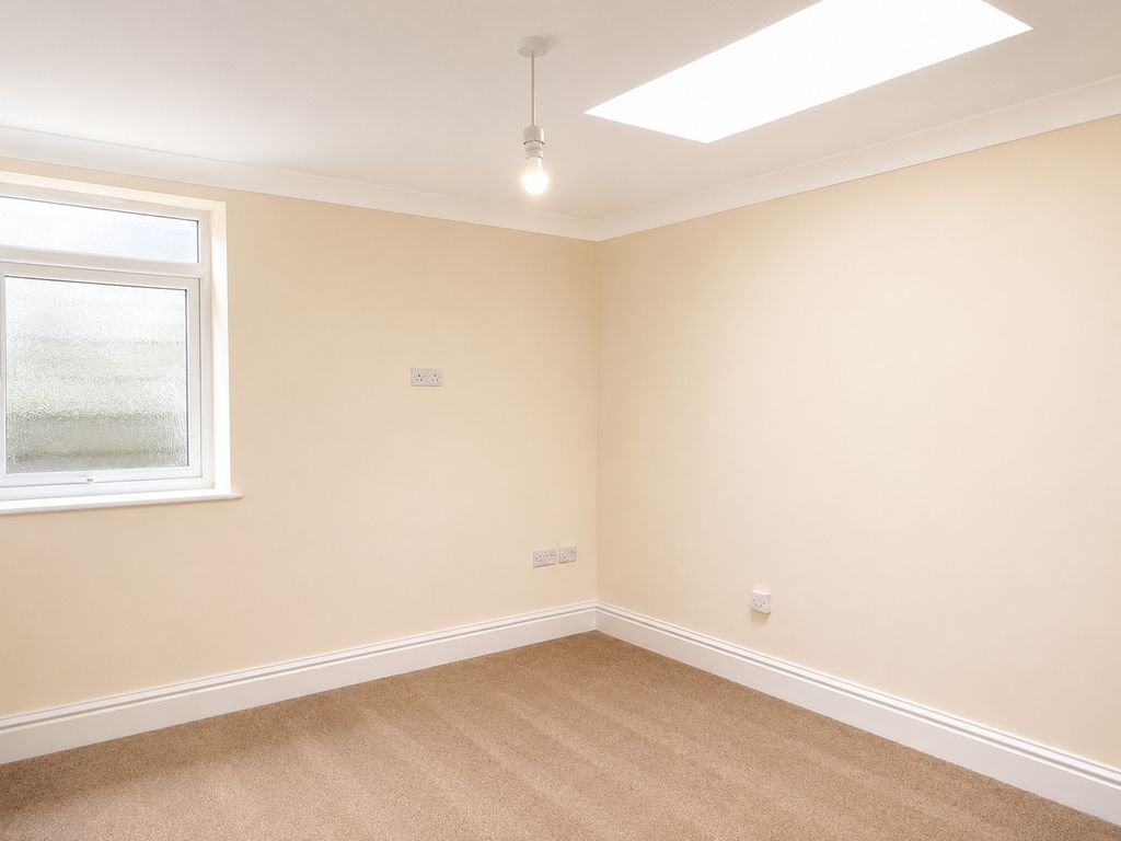 Additional image 4 of 1 bed flat to rentPalmerston Road, Shanklin, Isle Of Wight PO37