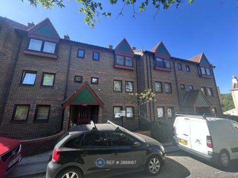Adams Court, Bristol BS8, Studio to rent