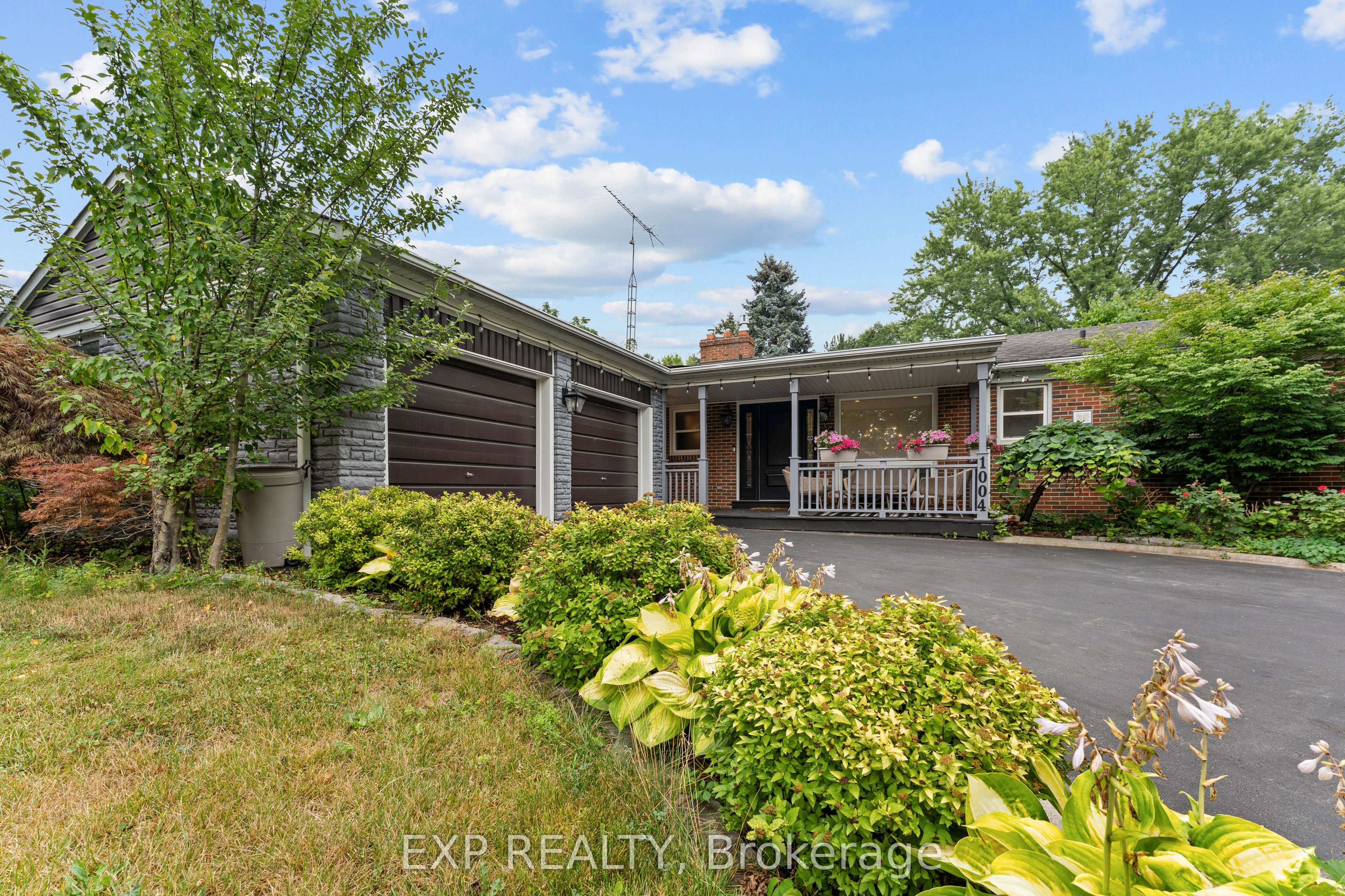 1004 Caldwell Avenue, Mississauga, ON, L5H 1Z3