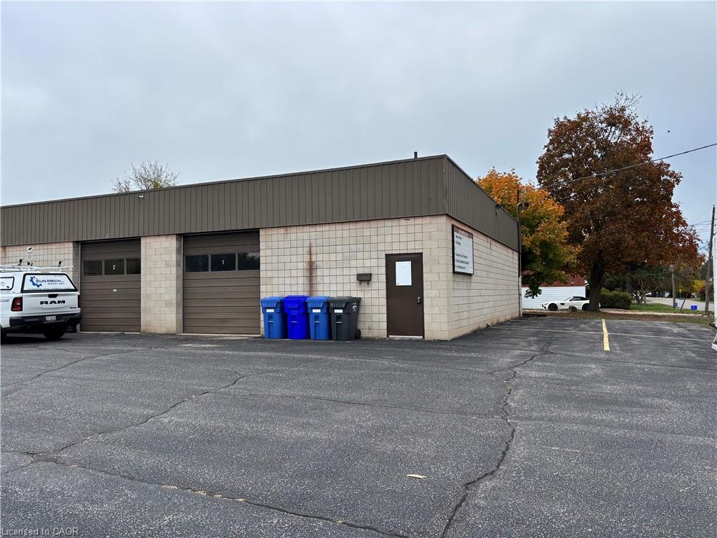 3-483 Enfield Road, Burlington, ON, L7T 2X5