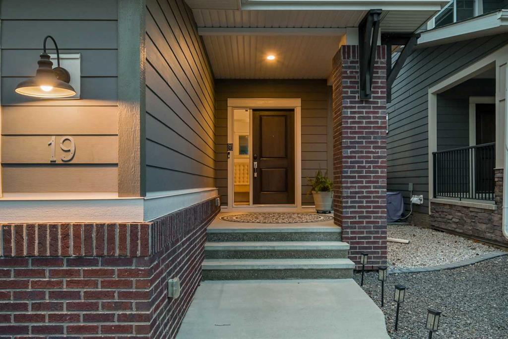 Additional image 3 of 19 Cranbrook Crescent SE, Calgary, AB, T3M 3L5