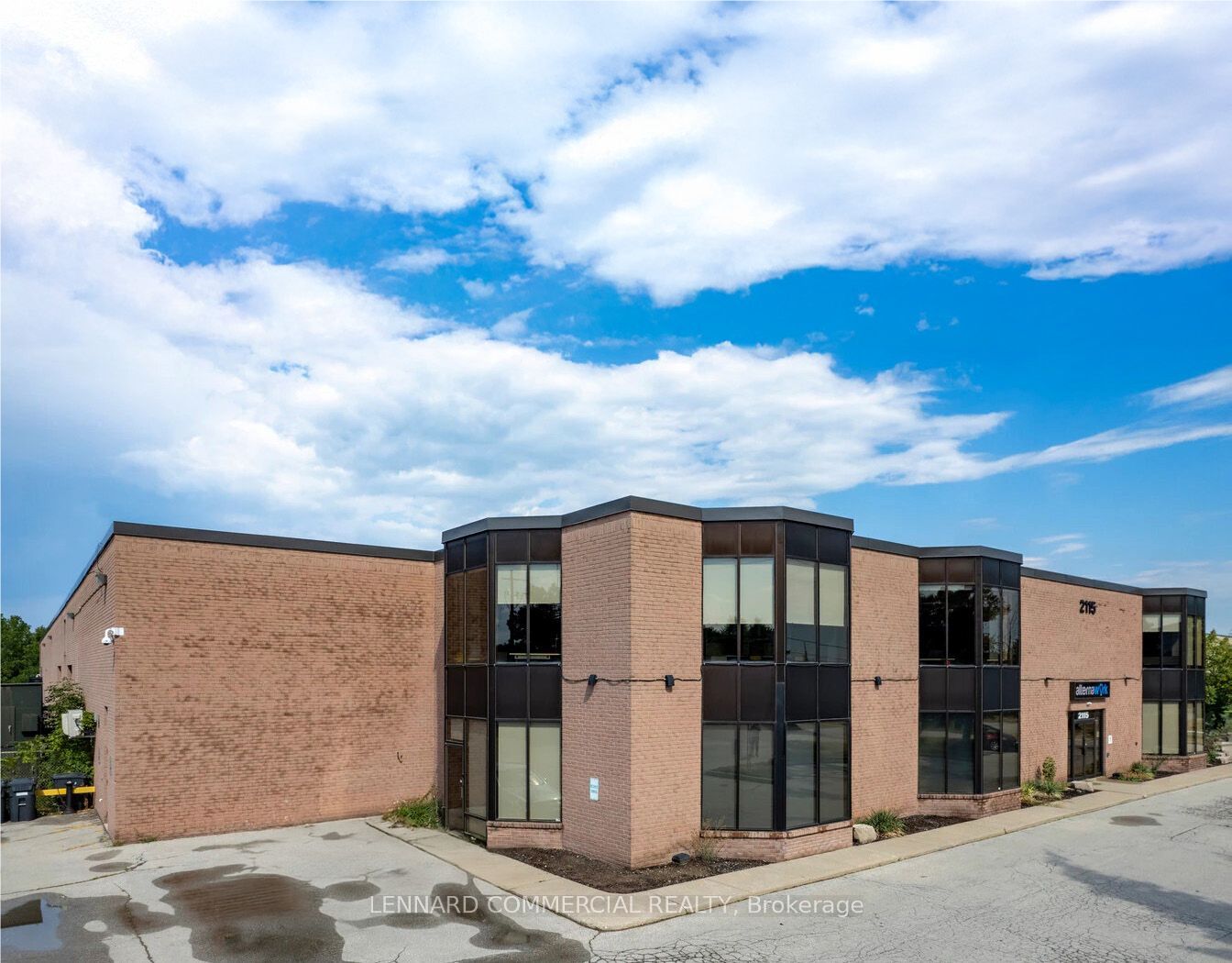 600-2115 South Service Road W, Oakville, ON, L6L 5W2