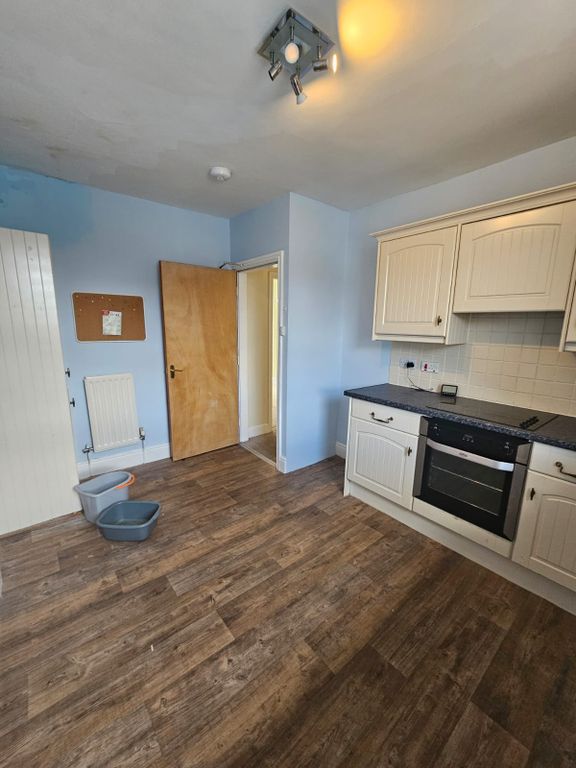 Additional image 2 of 3 bed flat to rentClifton Rd, Llandudno LL30