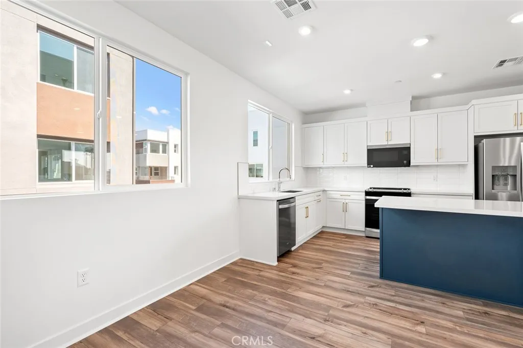 Additional image 50 of 609 S Lyon Street, Santa Ana, CA 92705
