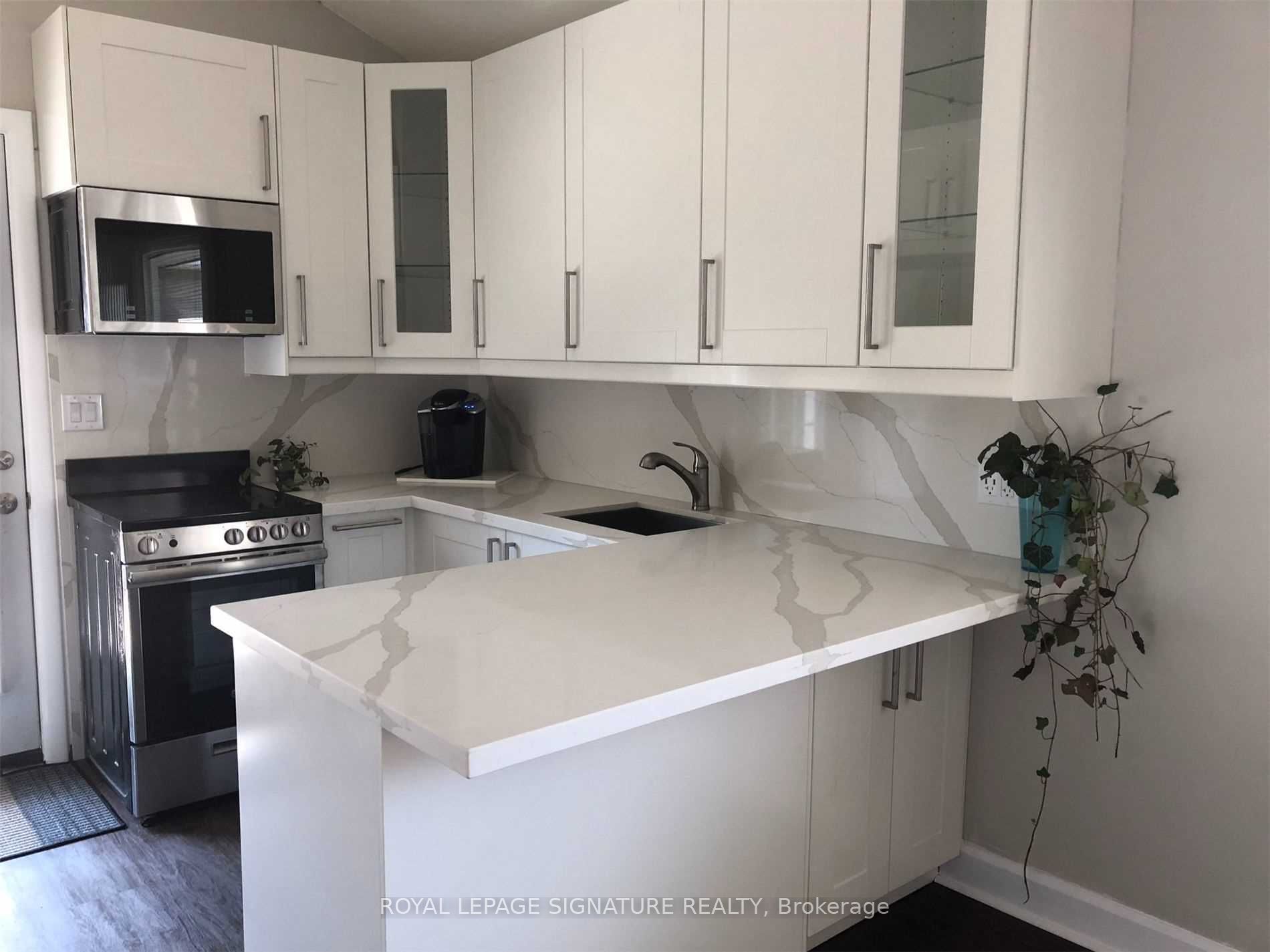 9 Hemford Crescent, Toronto, ON, M3B 2S4 photo 3