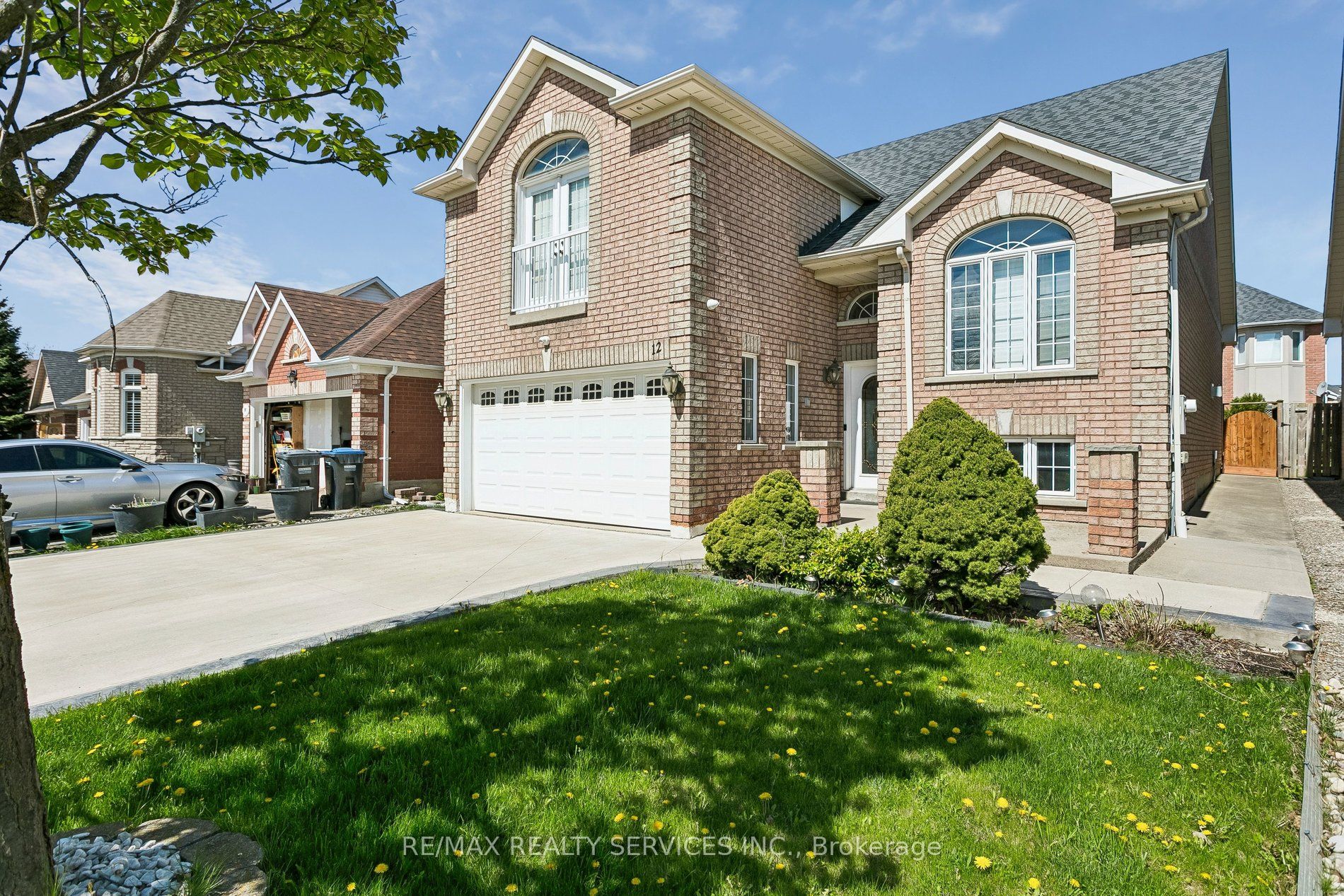 12 Goldie Avenue, Brampton, ON, L7A 2C8 photo 2