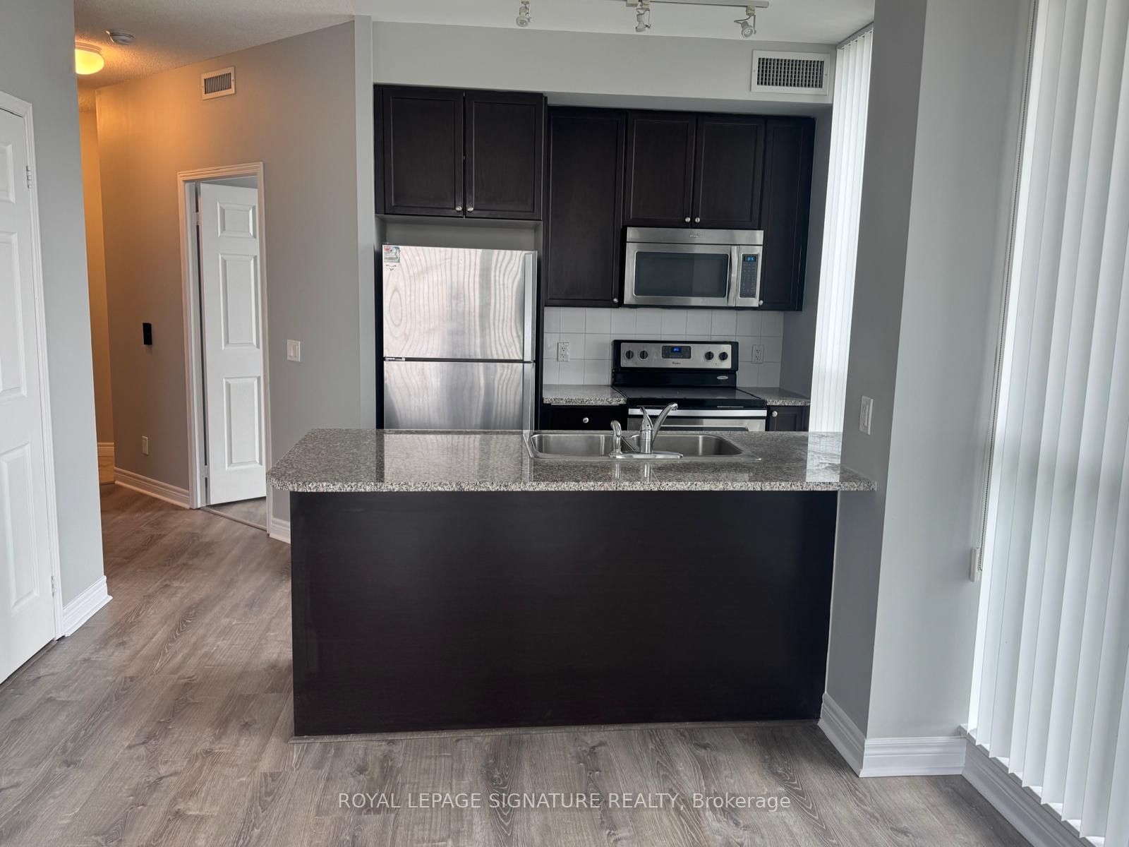 Additional image 3 of 1716-339 Rathburn Road W, Mississauga, ON, L5B 0K6