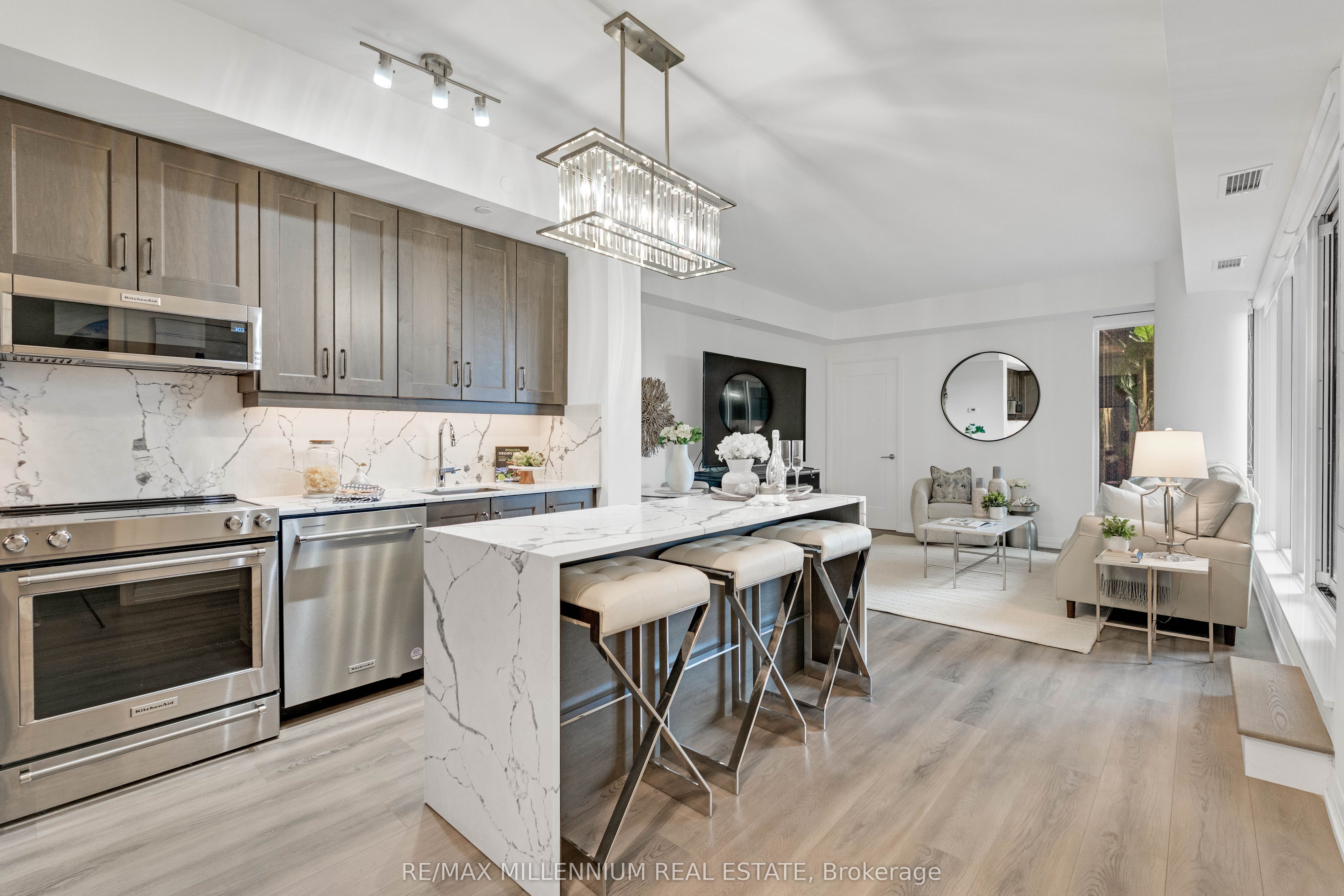 209-9000 Jane Street, Vaughan, ON, L4K 0M6