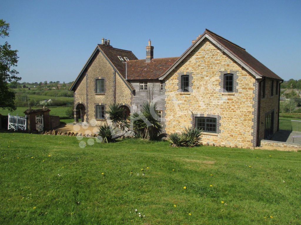 4 bed detached house to rentLodge Hill, East Coker, Somerset BA22