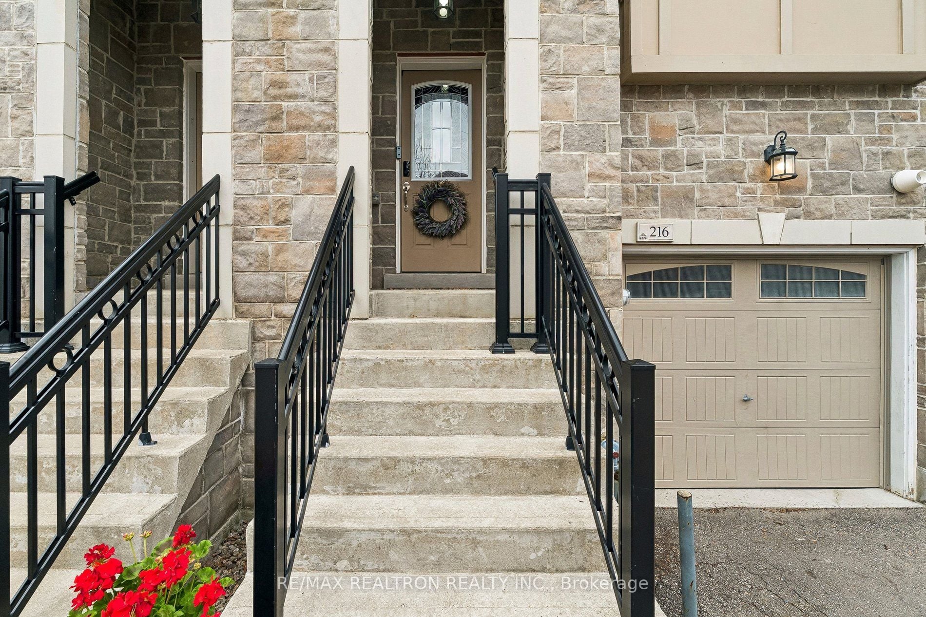 Additional image 4 of 216 Appleton Court, Newmarket, ON, L3Y 0B8