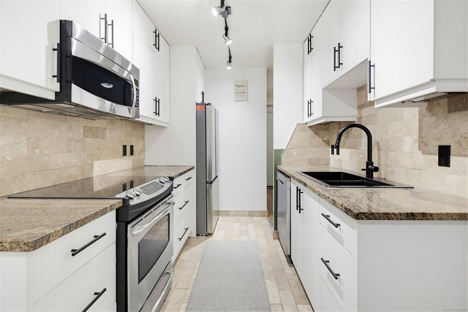 Additional image 3 of 209-2520 Wark Street, Victoria, BC, V8T 5G6