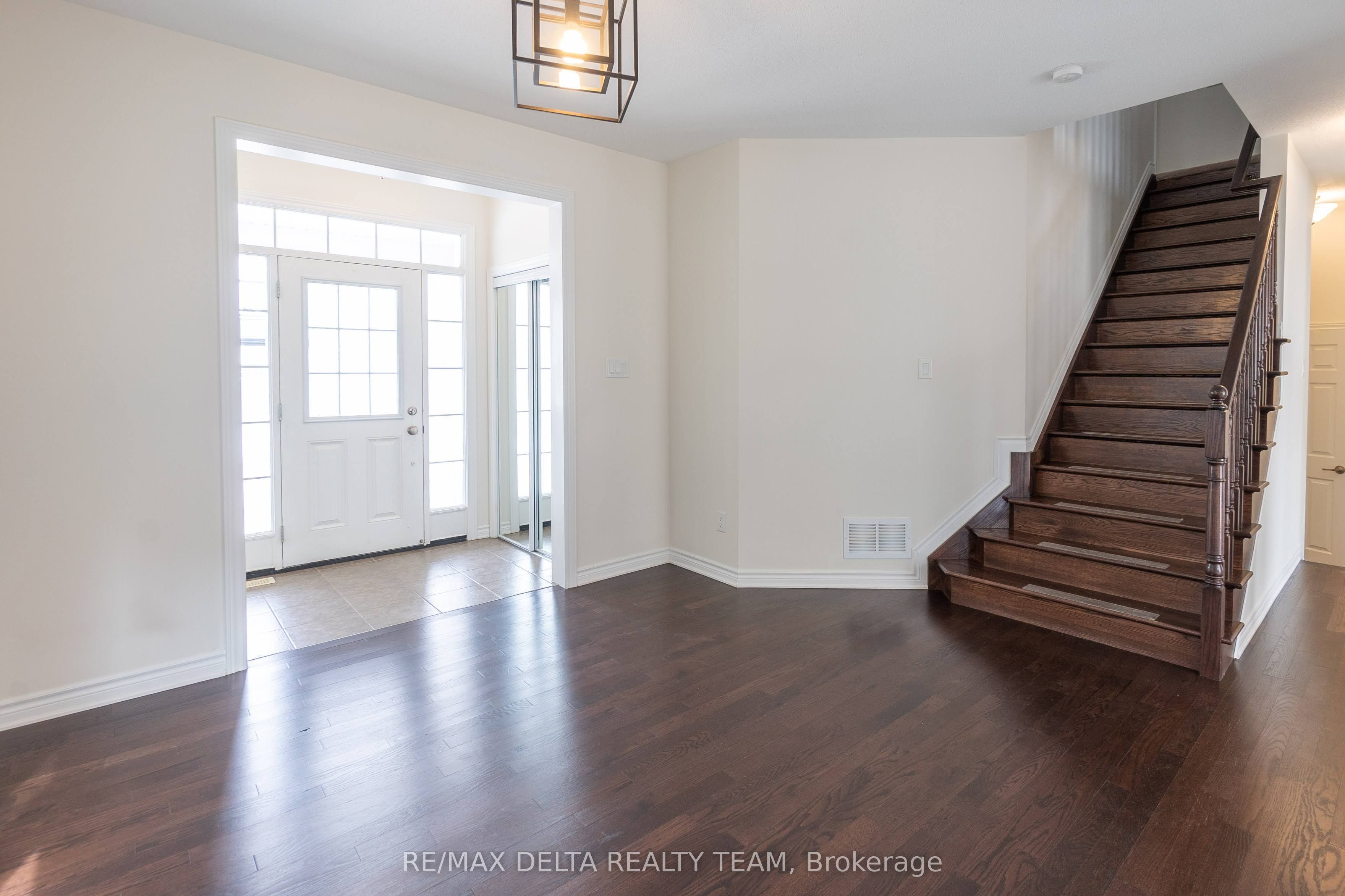 Additional image 3 of 203 Flowing Creek Circle, Ottawa, ON, K2M 2R7