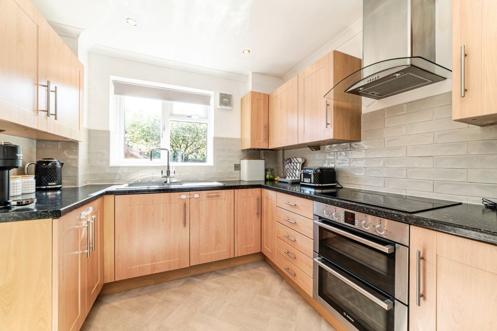 Additional image 3 of 3 bed link detached house for saleConstable Close, Basingstoke RG21