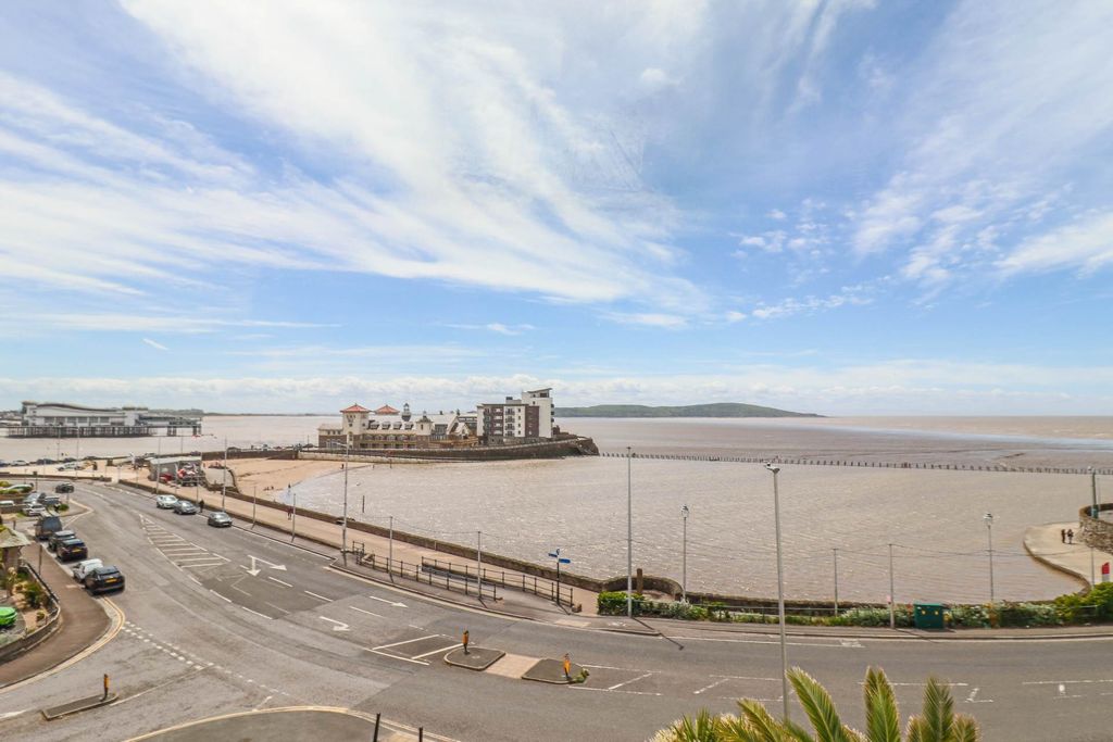 2 bed flat for saleManilla Crescent, Weston-Super-Mare BS23 photo 5