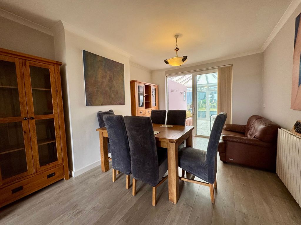 Additional image 12 of 3 bed property to rent13 Pied Du Cotil, St Helier JE2