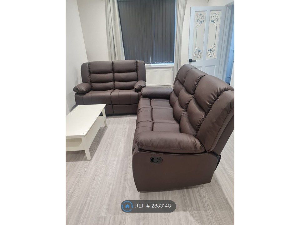 Room to rentCentral St, Hengoed CF82