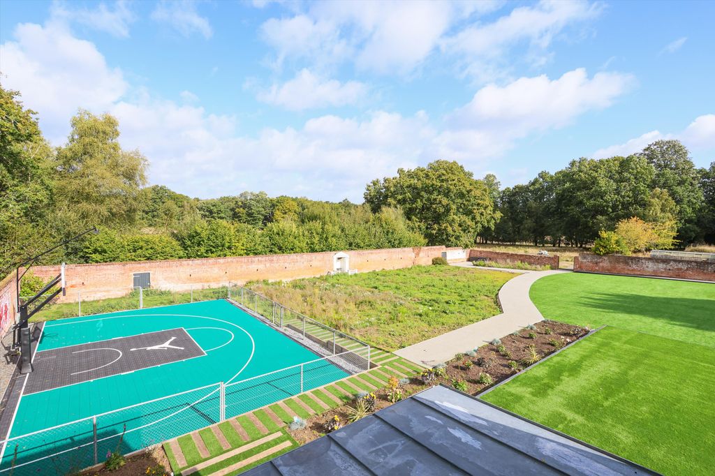 Additional image 15 of 5 bed detached house to rentLondon Road, Windlesham, Surrey GU20