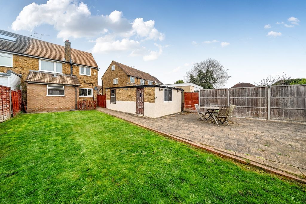 Additional image 5 of 3 bed semi-detached house for saleHurst Road, Near Burnham, Berkshire SL1