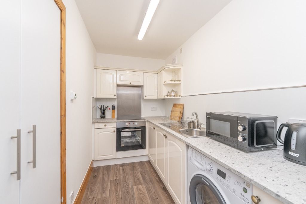 Additional image 3 of 2 bed flat to rentJames Court, Central, Edinburgh EH1