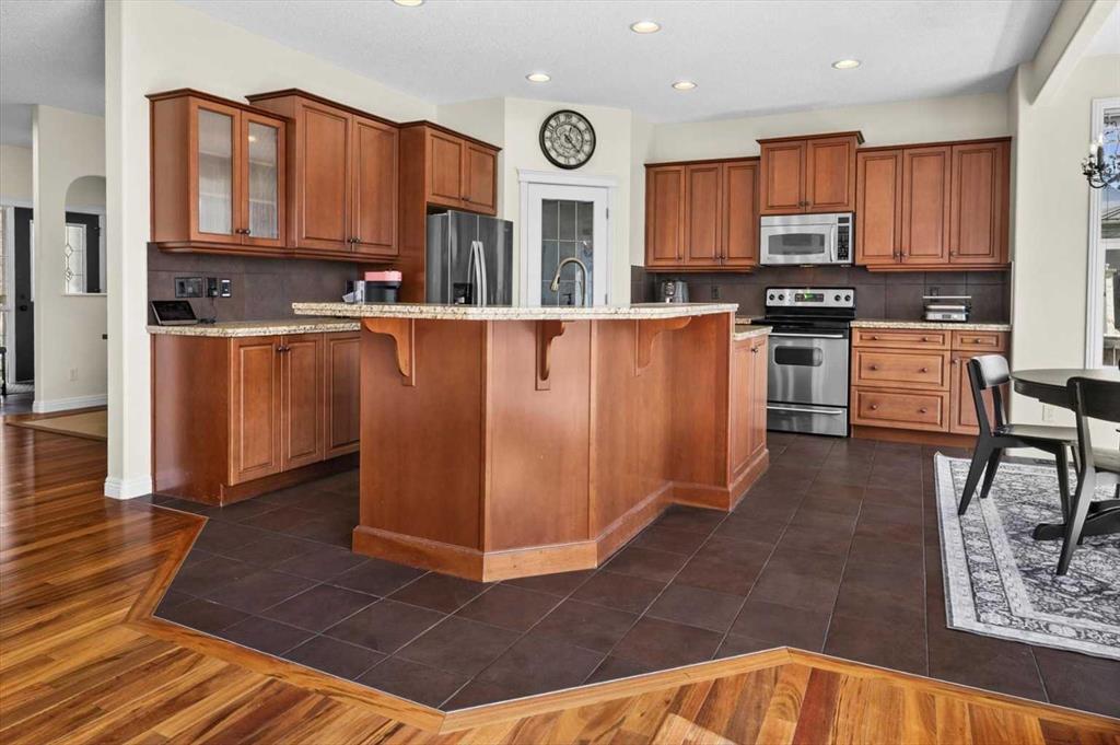 Additional image 4 of 311 Royal Oak Circle NW, Calgary, AB, T3G 5L9