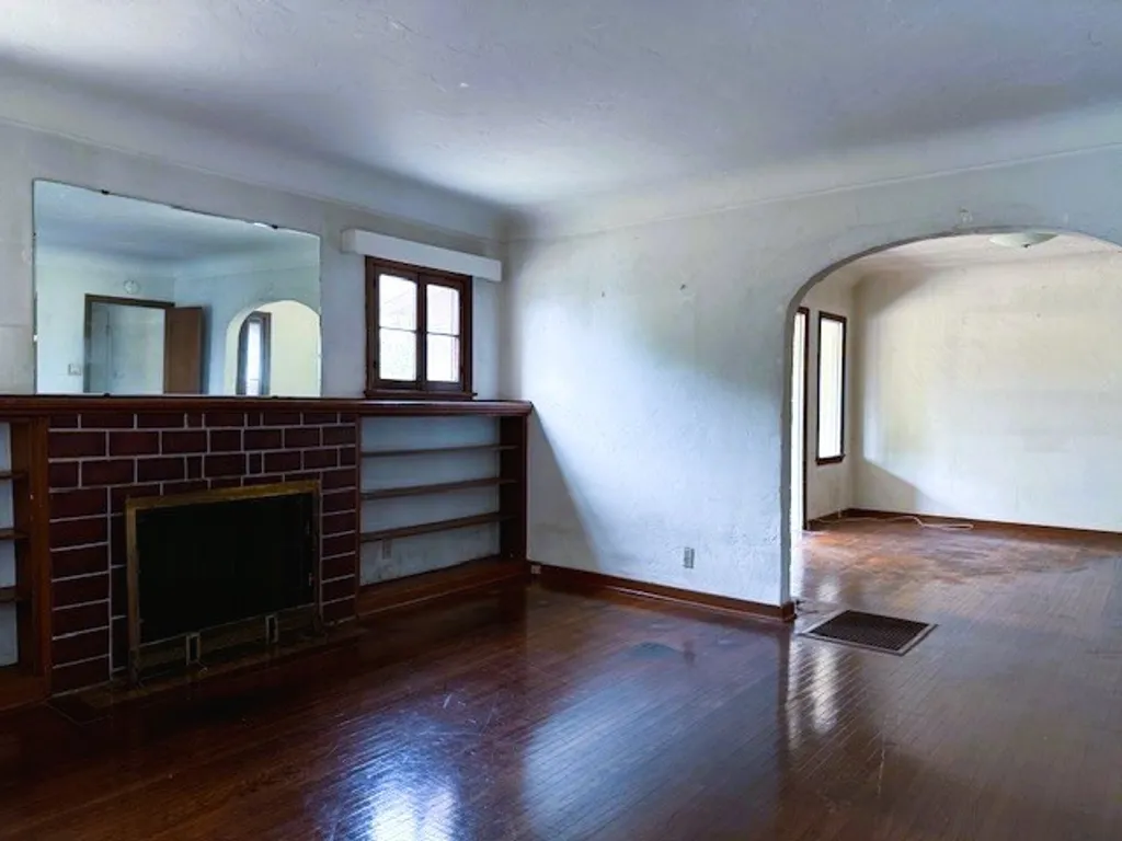 Additional image 2 of 9432 S Hobart Boulevard, Los Angeles, CA 90047