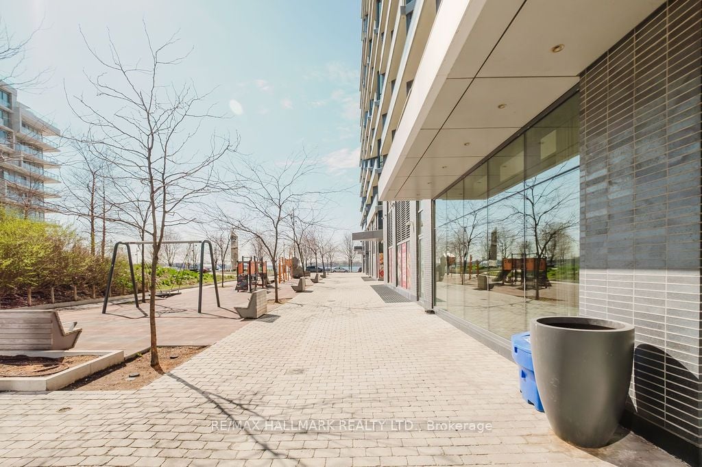 Additional image 5 of 520-1 Edgewater Drive, Toronto, ON, M5A 0L1