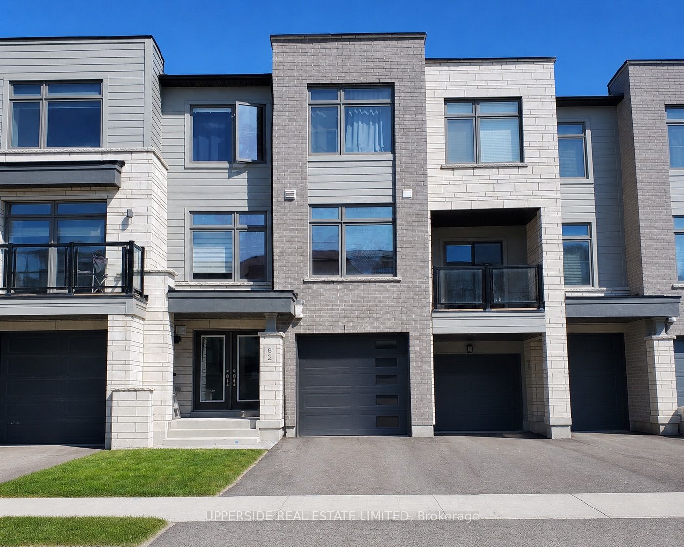 52 Vantage Loop Street, Newmarket, ON, L3X 0K8