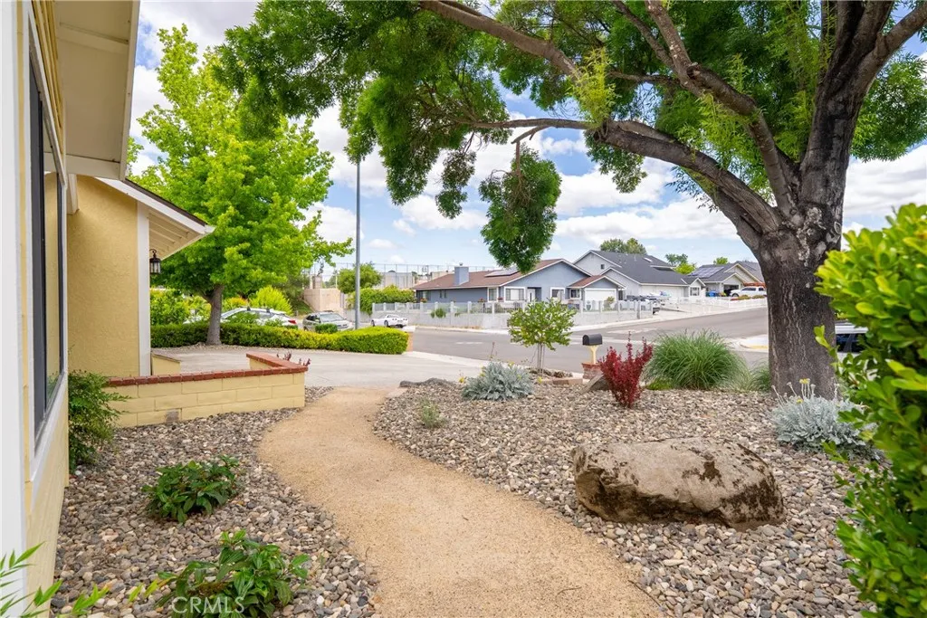 Additional image 2 of 305 Rosemary Dr, Paso Robles, CA 93446