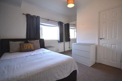 School Terrace, Reading RG1, Room to rent