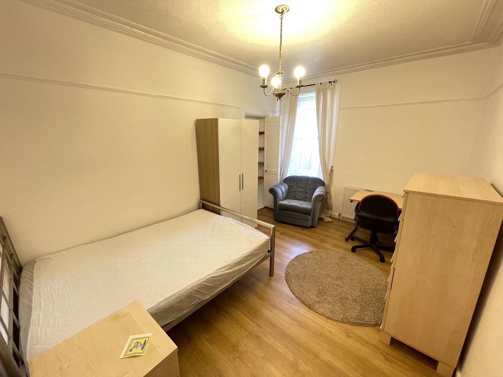 Additional image 5 of 4 bed semi-detached house to rent39 Taits Lane, Dundee DD2